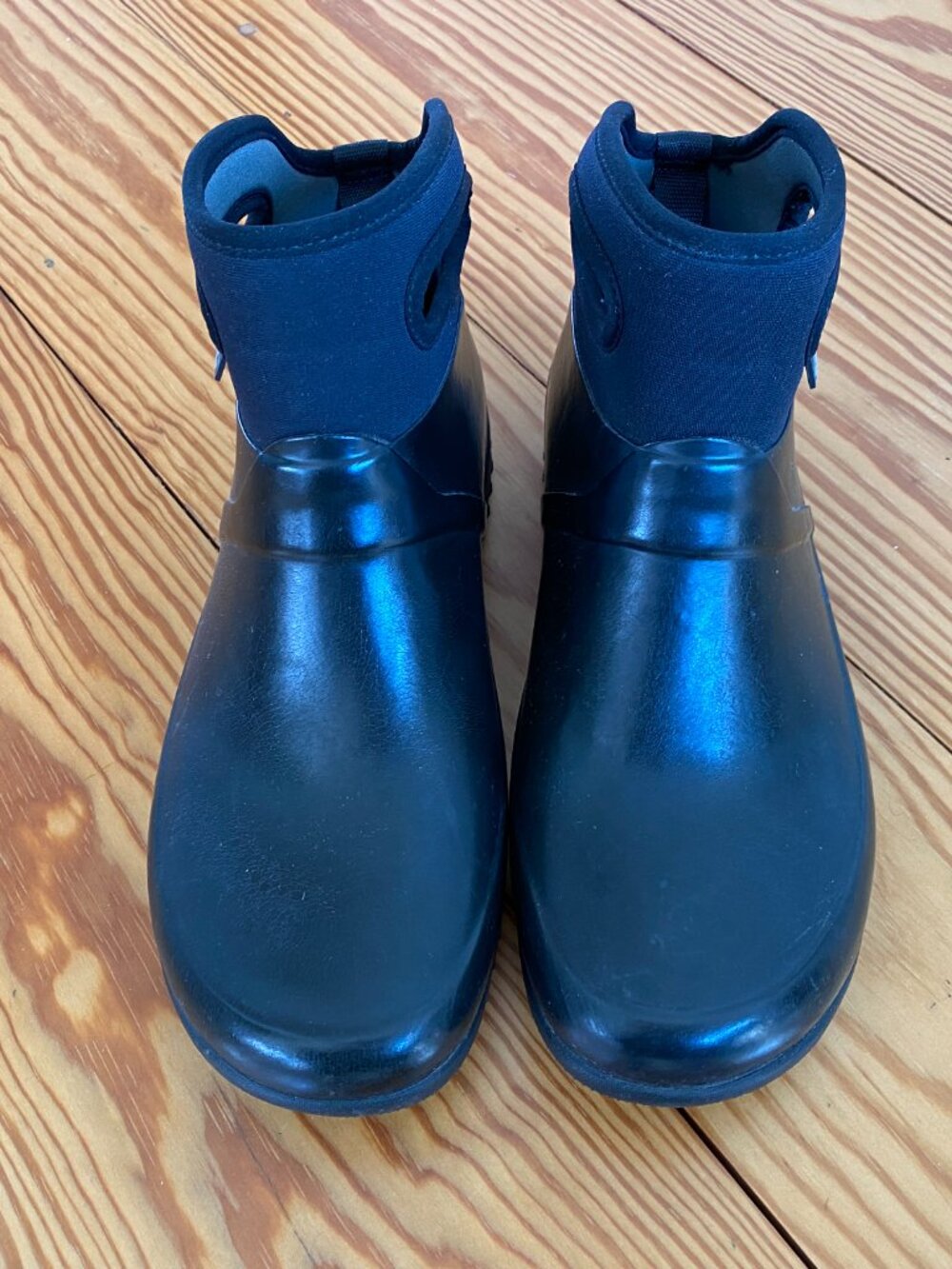 Bogs W’s Seattle Mid Waterproof Rain Boots- Black Size 9. EXCELLENT CONDITION!